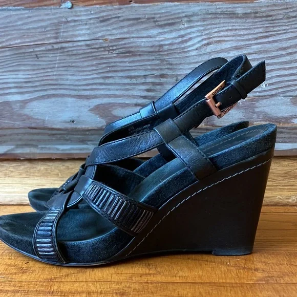 Antía Black Leather Wedge Sandals - Picture 1 of 10